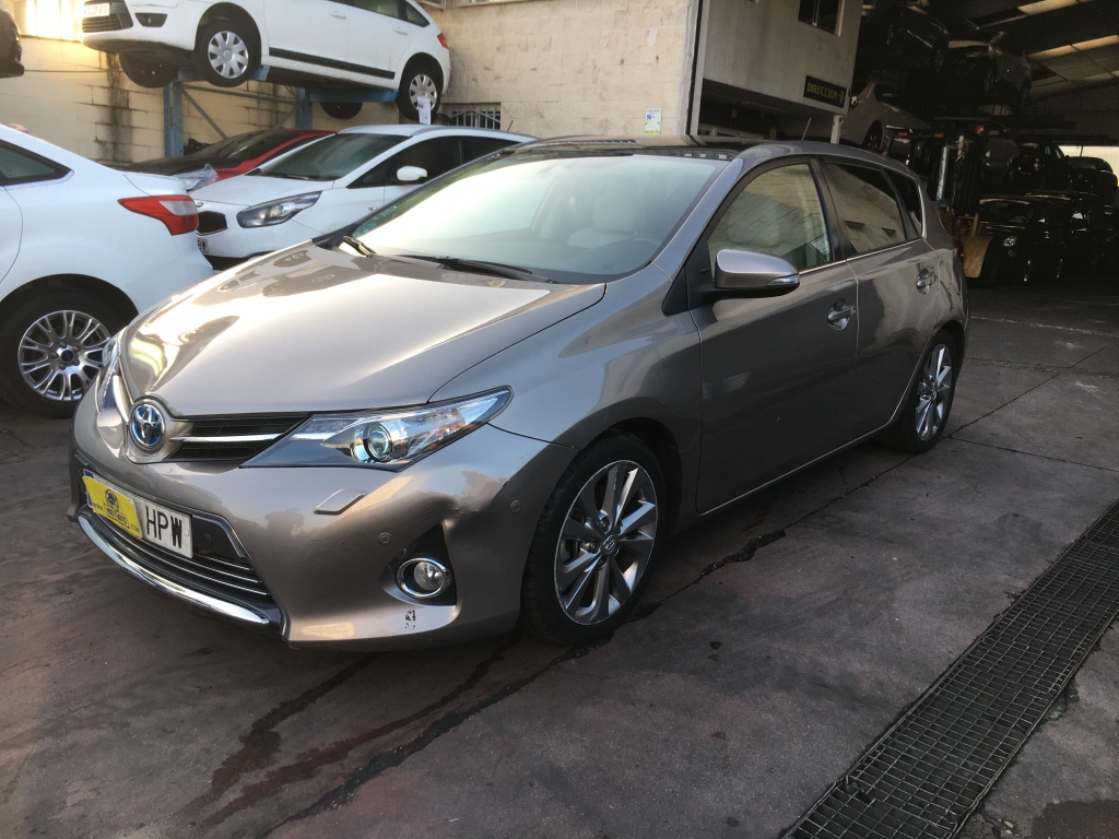 TOYOTA AURIS HIBRIDO Y GLP 1.8 136CV AUT